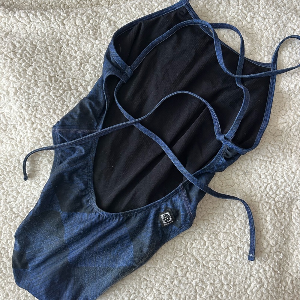 JOLYN tie back one piece size 28 - Picture 2 of 4